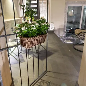 https://villa-dorville-luxury-suites-taormina.sicilyhotelsitaly.net