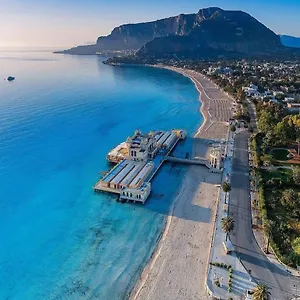 https://mondello-ippodamia-holidays.sicilyhotelsitaly.net